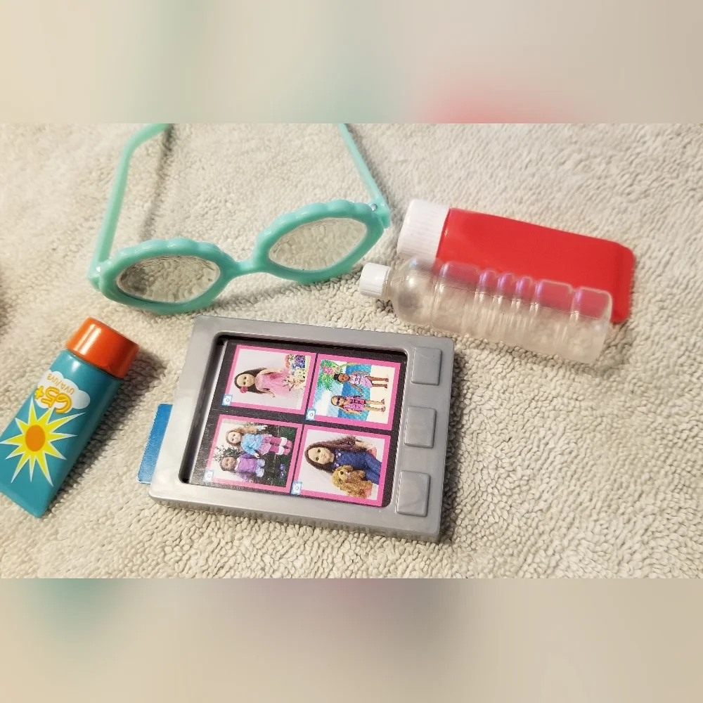 Our Generation Travel Set And Beach Set For 18" Dolls - Picture 5 of 7